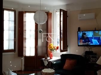https://web5.gallito.com.uy/vendo-divino-y-amplio-apartamento-de-estilo-2-inmuebles-27246134
