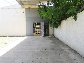 https://web5.gallito.com.uy/venta-excelente-galpon-en-carrasco-norte-inmuebles-27569845