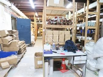 https://web5.gallito.com.uy/venta-gran-local-comercial-ciudad-vieja-de-inmuebles-27569857