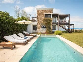 https://www.gallito.com.uy/espectacular-casa-en-venta-en-el-chorro-con-al-inmuebles-26158419