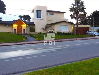 https://www.gallito.com.uy/casa-4-dormitorios-playa-mansa-ref-inmuebles-24893694