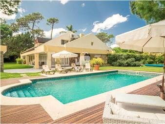 https://web5.gallito.com.uy/casa-6-dormitorios-playa-mansa-ref-pbi12094-inmuebles-24893736