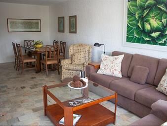 https://www.gallito.com.uy/apartamento-en-venta-3-dormitorios-punta-del-este-rooseve-inmuebles-27573229