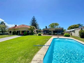 https://www.gallito.com.uy/casa-5-dormitorios-en-carrasco-con-muebles-inmuebles-27552732