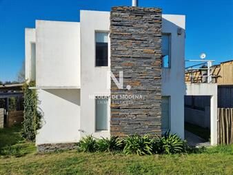 https://www.gallito.com.uy/casa-en-altos-de-punta-piedras-3-dormitorios-inmuebles-27573550