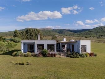 https://www.gallito.com.uy/venta-de-chacra-de-8-ha-con-casa-en-sierra-de-las-animas-inmuebles-27378047