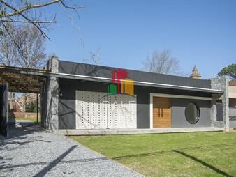 https://web5.gallito.com.uy/chalet-en-el-golf-de-4-dormitorios-en-venta-a-inmuebles-26676899