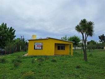 https://web5.gallito.com.uy/predio-sobre-ruta-102-con-mejoras-inmuebles-26168973