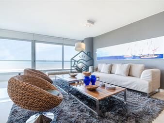 https://web5.gallito.com.uy/moderno-apartamento-sobre-playa-brava-en-torre-le-inmuebles-25649425