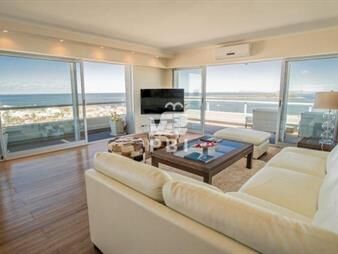 https://web5.gallito.com.uy/venta-de-exclusivo-pent-house-playa-mansa-inmuebles-23907093