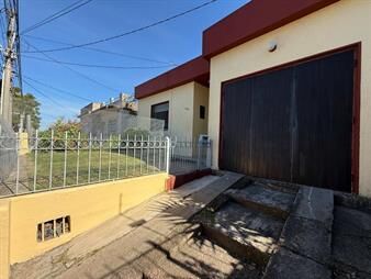 https://web5.gallito.com.uy/venta-casa-en-cerrito-de-3-dormitorios-gge-y-patio-inmuebles-27363086
