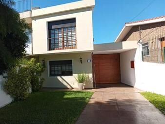 https://web5.gallito.com.uy/venta-de-casa-dos-plantas-cochera-y-parrillero-inmuebles-27073886