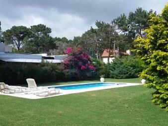 https://web5.gallito.com.uy/casa-de-3-dormitorios-y-piscina-en-alquiler-del-inmuebles-26620661