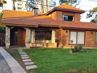 https://www.gallito.com.uy/en-venta-casa-de-4-dormitorios-en-playa-mansa-inmuebles-27586120