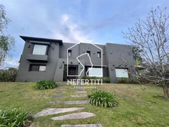 https://www.gallito.com.uy/venta-casa-4-dormitorios-en-lomas-de-la-tahona-inmuebles-27589825