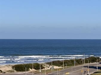 https://web5.gallito.com.uy/venta-apartamento-de-4-dormitorios-y-4-baños-con-inmuebles-27581803
