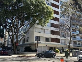 https://www.gallito.com.uy/venta-apartamento-2-dormitorios-2-baños-completos-reciclado-inmuebles-27503912