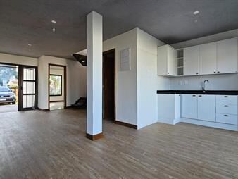 https://www.gallito.com.uy/venta-casa-shangrila-tres-dormitorios-inmuebles-26650404