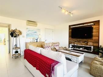 https://web5.gallito.com.uy/venta-de-apartamento-de-2-dormitorios-y-en-la-de-inmuebles-27438498