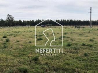 https://www.gallito.com.uy/venta-gran-terreno-en-los-titanes-inmuebles-27596334