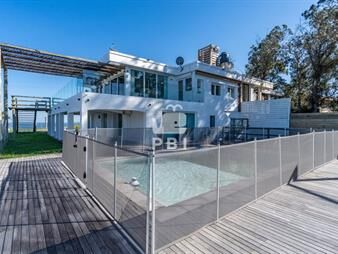 https://web5.gallito.com.uy/alquiler-de-casa-5-dormitorios-en-lomo-de-la-ballena-punta-inmuebles-27522558