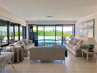 https://web5.gallito.com.uy/apartamento-en-venta-de-3-dormitorios-en-punta-inmuebles-16906445