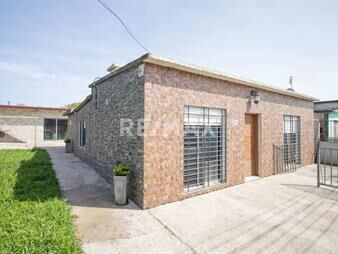 https://www.gallito.com.uy/venta-de-casa-2-dormitorios-barbacoa-las-piedras-inmuebles-26798118