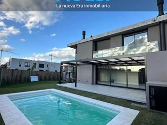 https://web5.gallito.com.uy/alquiler-hermosa-y-amplia-casa-en-carrasco-3-dormitorios-inmuebles-27313714