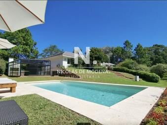 https://web5.gallito.com.uy/en-venta-espectacular-casa-de-5-dormitorios-en-inmuebles-26234779