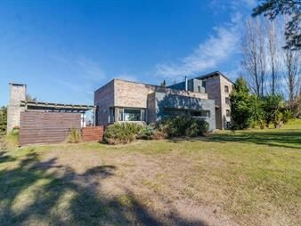 https://web5.gallito.com.uy/alquiler-casa-en-altos-de-la-tahona-inmuebles-27599390