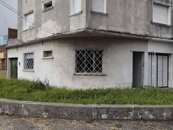 https://web5.gallito.com.uy/venta-casa-esq-ph-2-dormitorios-malvin-con-garaje-inmuebles-27599499