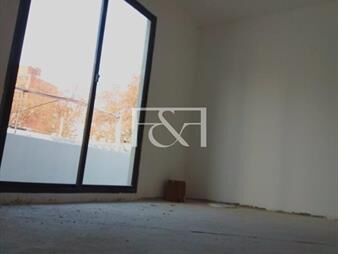 https://web5.gallito.com.uy/venta-duplex-3-dormitorios-patio-con-tres-inmuebles-27599548
