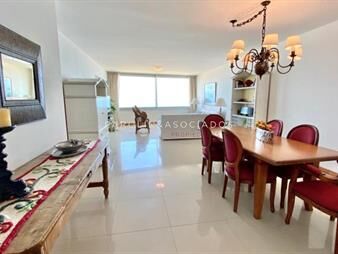 https://www.gallito.com.uy/apartamento-en-venta-de-3-dormitorios-en-tiburon-inmuebles-19879444