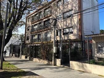 https://web5.gallito.com.uy/edificio-entero-de-8-unidades-4-niveles-malvin-venta-montev-inmuebles-27602779