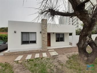 https://web5.gallito.com.uy/alquilo-casa-nueva-a-2-cuadras-de-la-playa-cerca-del-conra-inmuebles-26392086