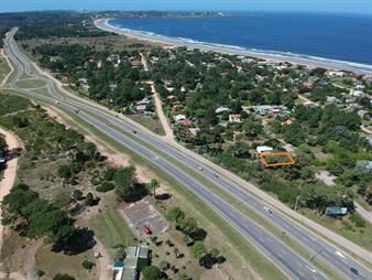 https://web5.gallito.com.uy/terreno-en-punta-ballena-tio-tom-inmuebles-27433961