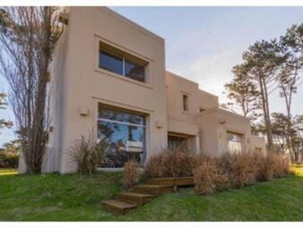 https://web5.gallito.com.uy/alquiler-laguna-blanca-4-dormis-piscina-vista-mar-inmuebles-27599602