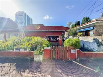 https://www.gallito.com.uy/casa-en-la-pastora-a-200-metros-de-mansa-y-brava-inmuebles-27324755