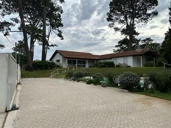 https://web5.gallito.com.uy/venta-casa-cantegril-punta-del-este-inmuebles-27442553