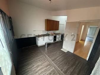 https://web5.gallito.com.uy/casa-2-dormitorios-con-barbacoa-y-fondo-en-sayago-con-renta-inmuebles-26386151
