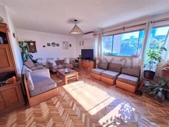 https://web5.gallito.com.uy/apartamento-venta-o-permuta-aguada-4dorm-2baños-90m2-inmuebles-26386236