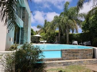 https://web5.gallito.com.uy/venta-casa-5-dormitorios-carrasco-inmuebles-26790578