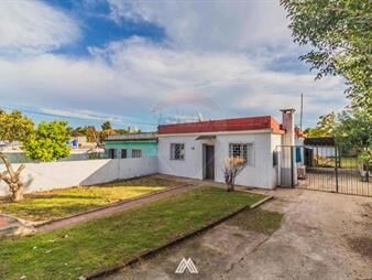 https://www.gallito.com.uy/venta-casa-2-dormitorios-y-apto-bella-italia-inmuebles-27300751