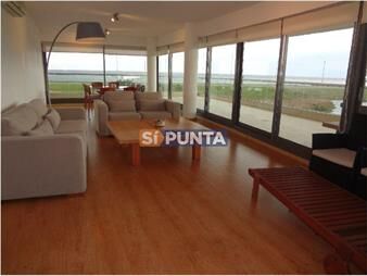 https://web5.gallito.com.uy/apartamento-de-3-dormitorios-y-dependencia-playa-inmuebles-27607826