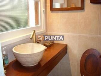 https://web5.gallito.com.uy/alquiler-casa-en-playa-mansa-inmuebles-27607842