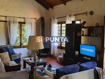 https://www.gallito.com.uy/casa-en-dos-plantas-en-el-tesoro-punta-del-inmuebles-27607971
