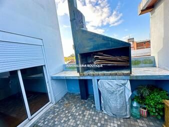 https://web5.gallito.com.uy/jose-serrato-con-parrillero-primero-por-escalera-inmuebles-27478213