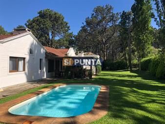 https://web5.gallito.com.uy/casa-en-laguna-blanca-muy-buenas-comodidades-inmuebles-27608240