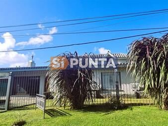 https://web5.gallito.com.uy/venta-casa-4-dormitorios-punta-del-este-inmuebles-27608246