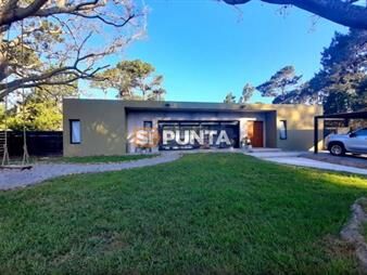 https://web5.gallito.com.uy/casa-de-3-dormitorios-en-venta-en-punta-del-este-inmuebles-27608344